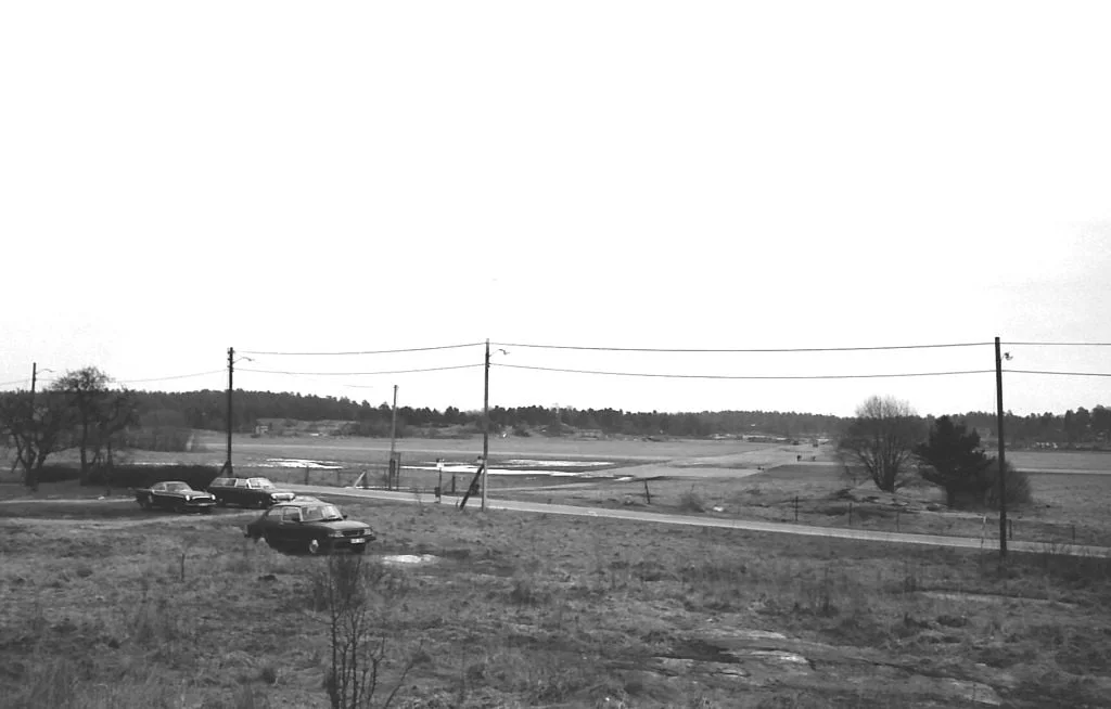 Start och landningsbanor strax innan byggstart 1981